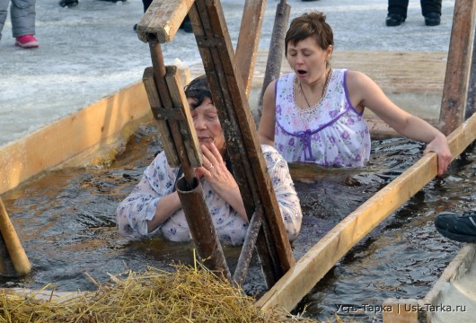 Крещенское купание на реке Омь, 2014 год